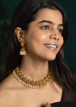 Matt finish Necklace Set, with gold pearls